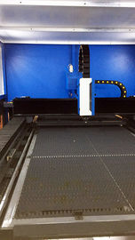 Auotomatic 교환 테이블 덮개 FL-3015-3000W를 가진 섬유 CNC 레이저 절단기